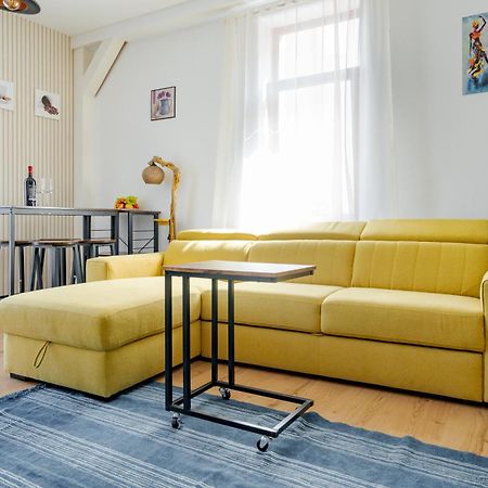 Central Muse Apartment Bucarest Esterno foto