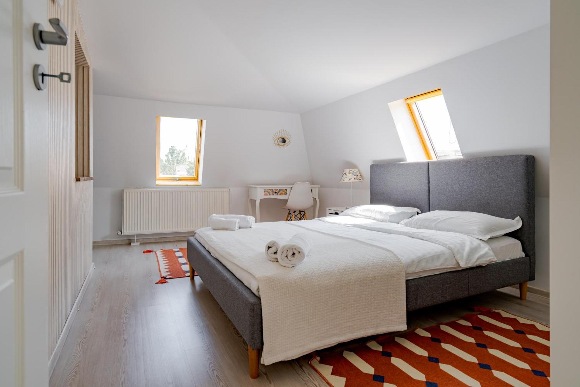 Central Muse Apartment Bucarest Esterno foto