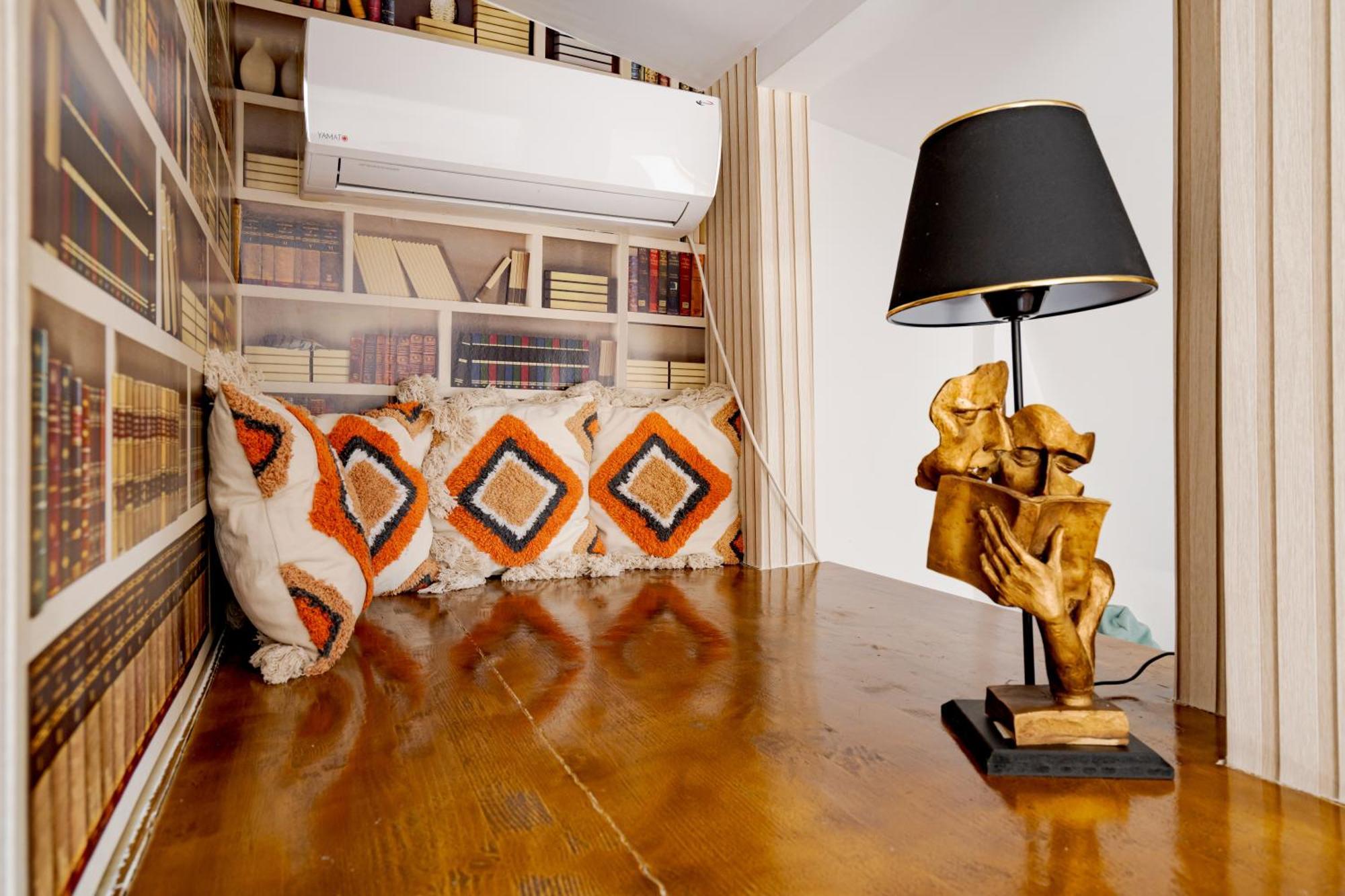 Central Muse Apartment Bucarest Esterno foto